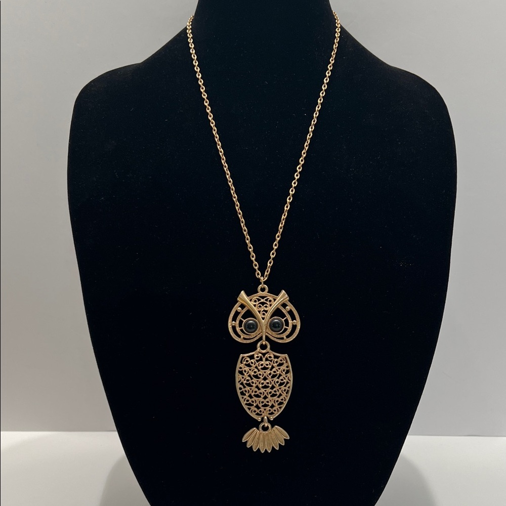 Vintage signed Sarah Coventry Articulated gold - tone necklace from 1974